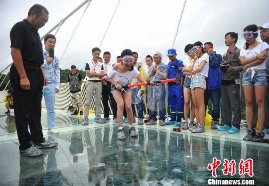 Zhangjiajie glass bridge will welcome guests to undergo on-site "physical examination"