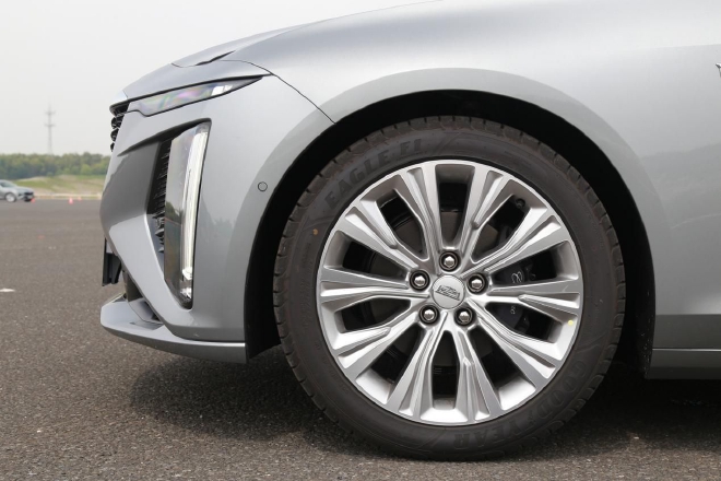 All-around Gentleman SAIC-GM's New Cadillac CT6 Dynamic Experience